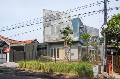 Miring House | Andyrahman Architect