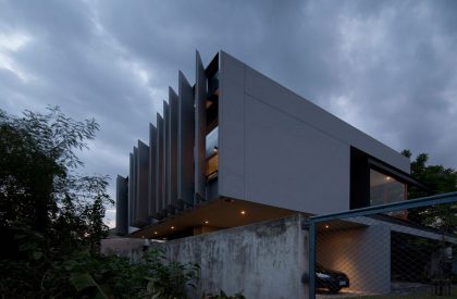 Kaset-Nawamin Residence | POAR (Patchara+Ornnicha ARchitects)