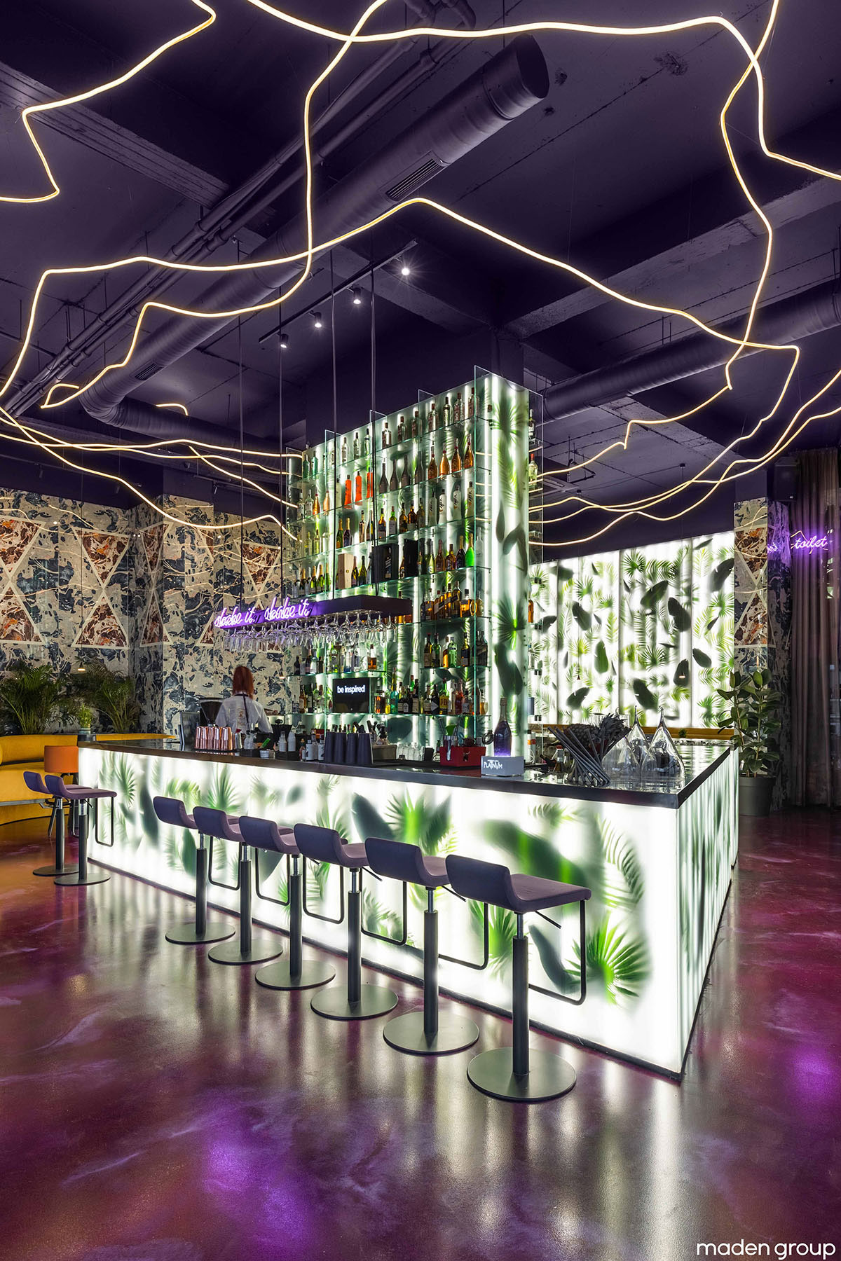 Trianglo Lounge Bar | Maden Group
