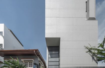 55 Sathorn House | Kuanchanok Pakavaleetorn Architects