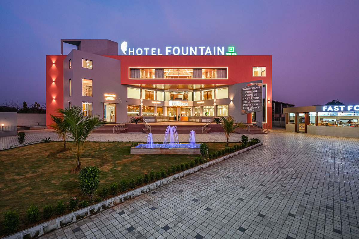 Hotel fountain | Associated Architects Pvt. Ltd.