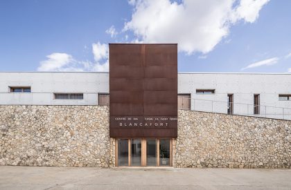 Day center and Home for the elderly of Blancafort | Guillem Carrera