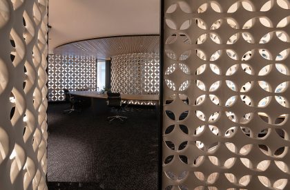 Woven Screen Office | Takashi Niwa Architects