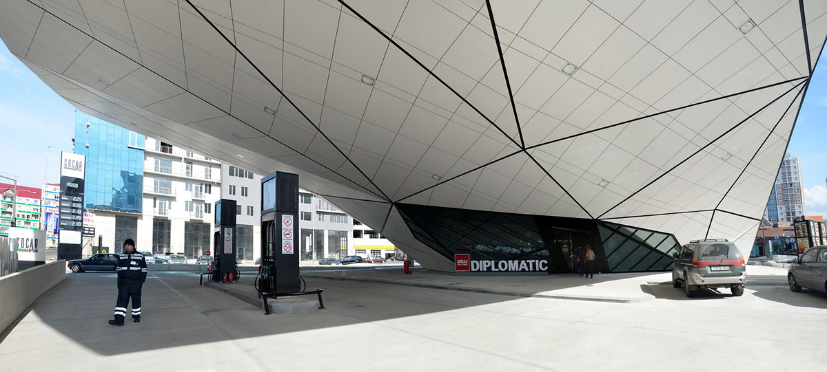 Fuel Station + McDonald’s | Khmaladze Architects