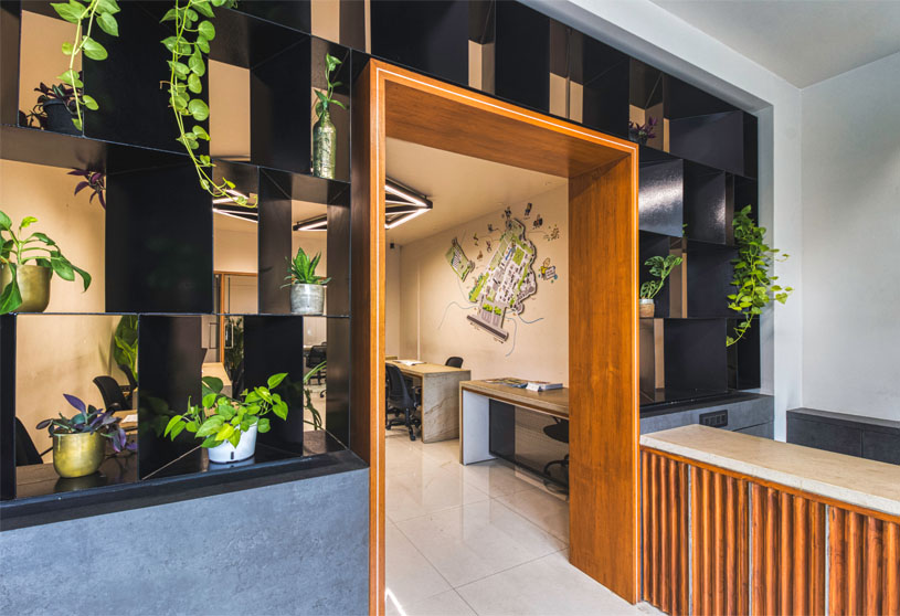 Office with Four Screens | ARPA Design + Dhulia Architecture Design Studio