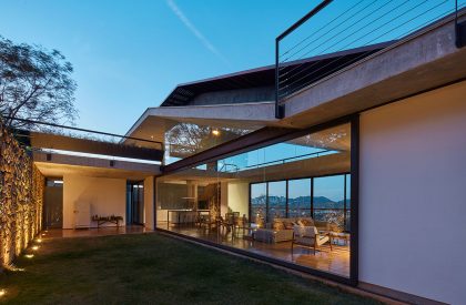 Inclined Slab House | TETRO Arquitetura