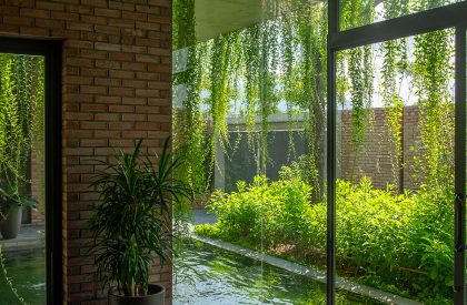 Greenery Curtain House | HGAA