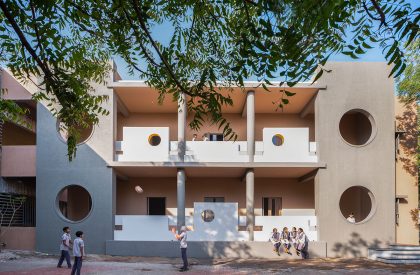 School under a Neem | Dhulia Architecture Design Studio
