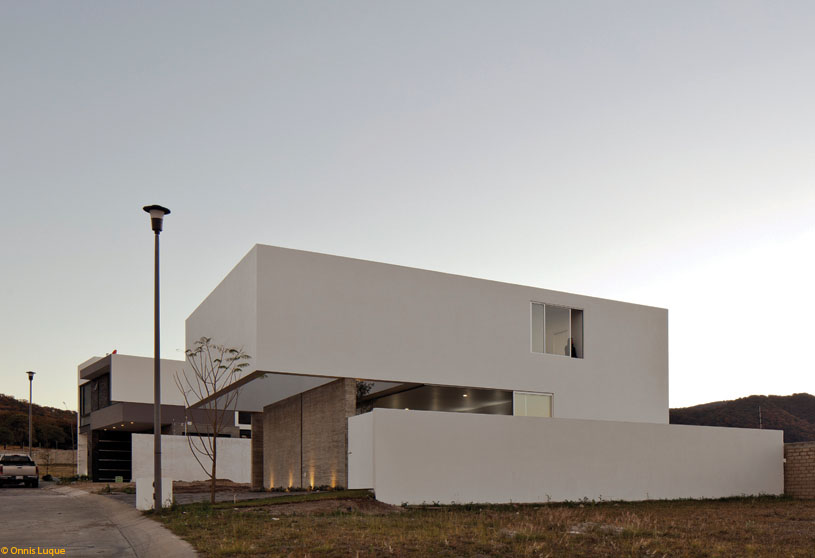 House to see the sky | Cotaparedes Arquitectos