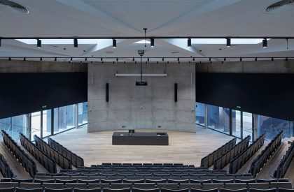 New lecture center VŠPJ | Qarta architektura