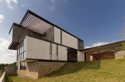 QR House | Apaloosa Estudio de Arquitectura y Diseño