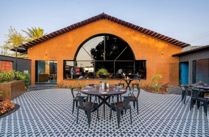 Retro Bistro Multi Cuisine Restaurant | Ace Associates