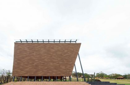La Escondida Chapel | Apaloosa Estudio de Arquitectura y Diseño + Walter Flores arquitecto