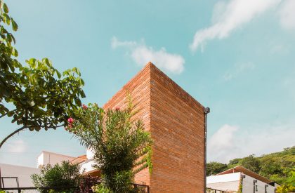 Casa Coronado | Apaloosa Estudio de Arquitectura y Diseño + Simetría Estudio de Arquitectura