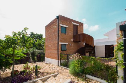Casa Coronado | Apaloosa Estudio de Arquitectura y Diseño + Simetría Estudio de Arquitectura