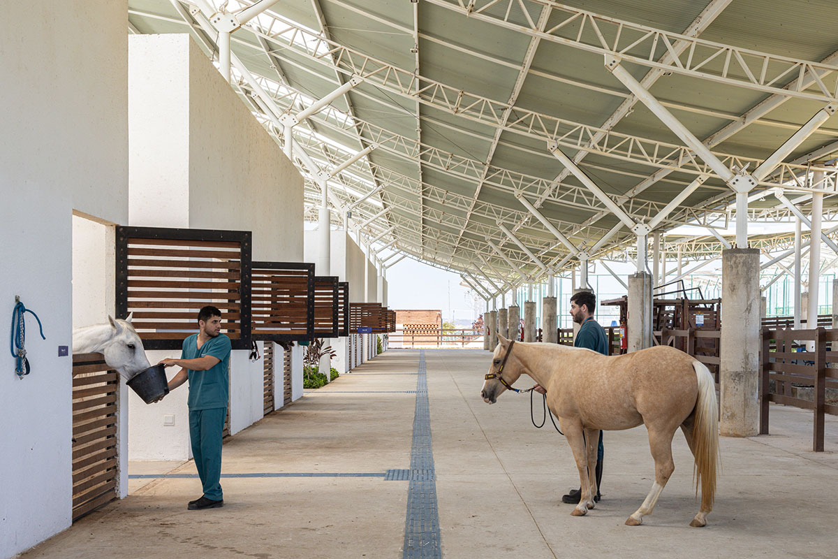 Unileão Veterinary School Hospital | Lins Arquitetos Associados