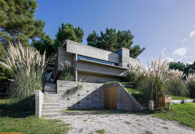 Loma House | Besonias Almeida Arquitectos